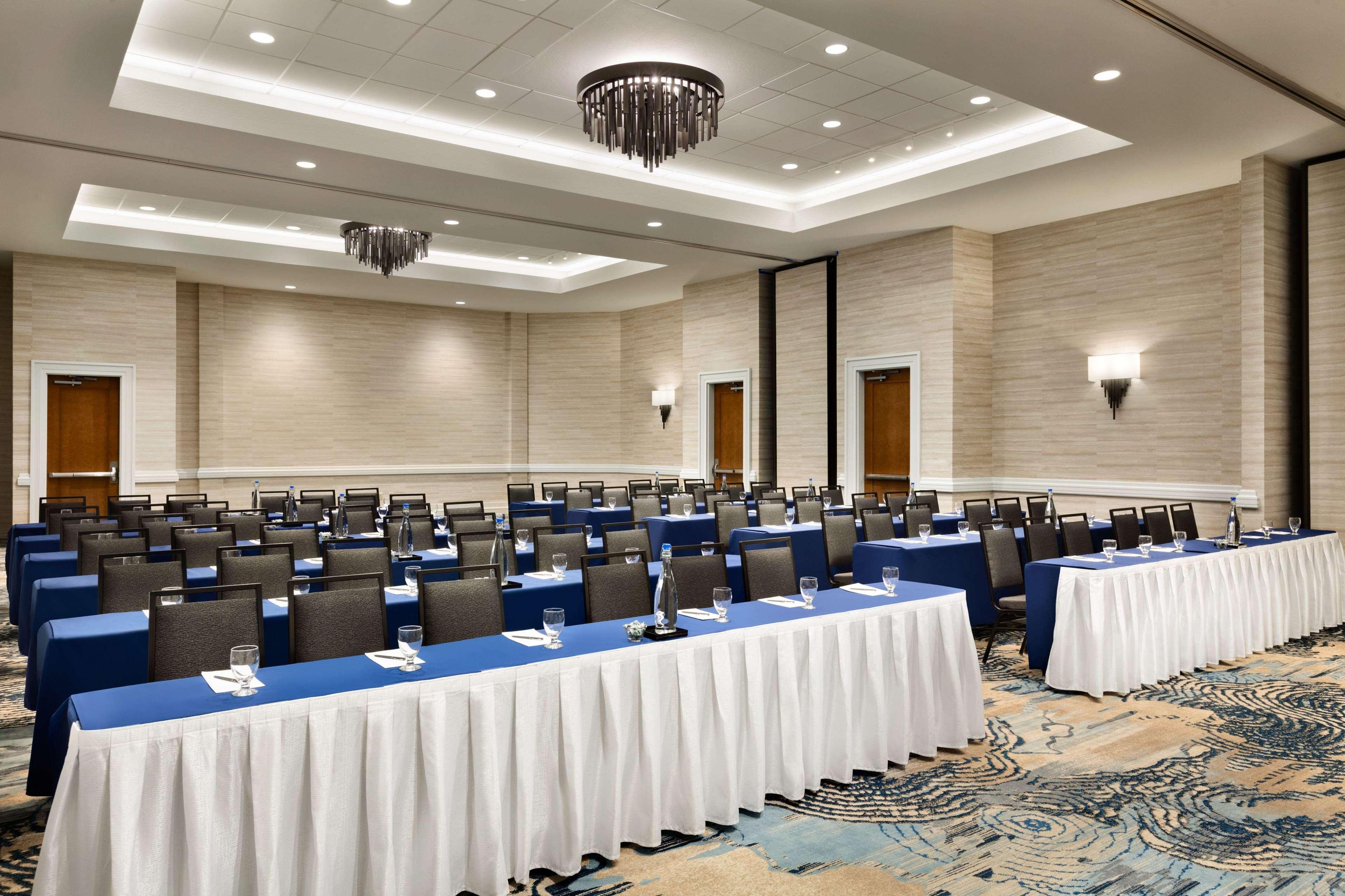 Embassy Suites By Hilton Monterey Bay Seaside Buitenkant foto
