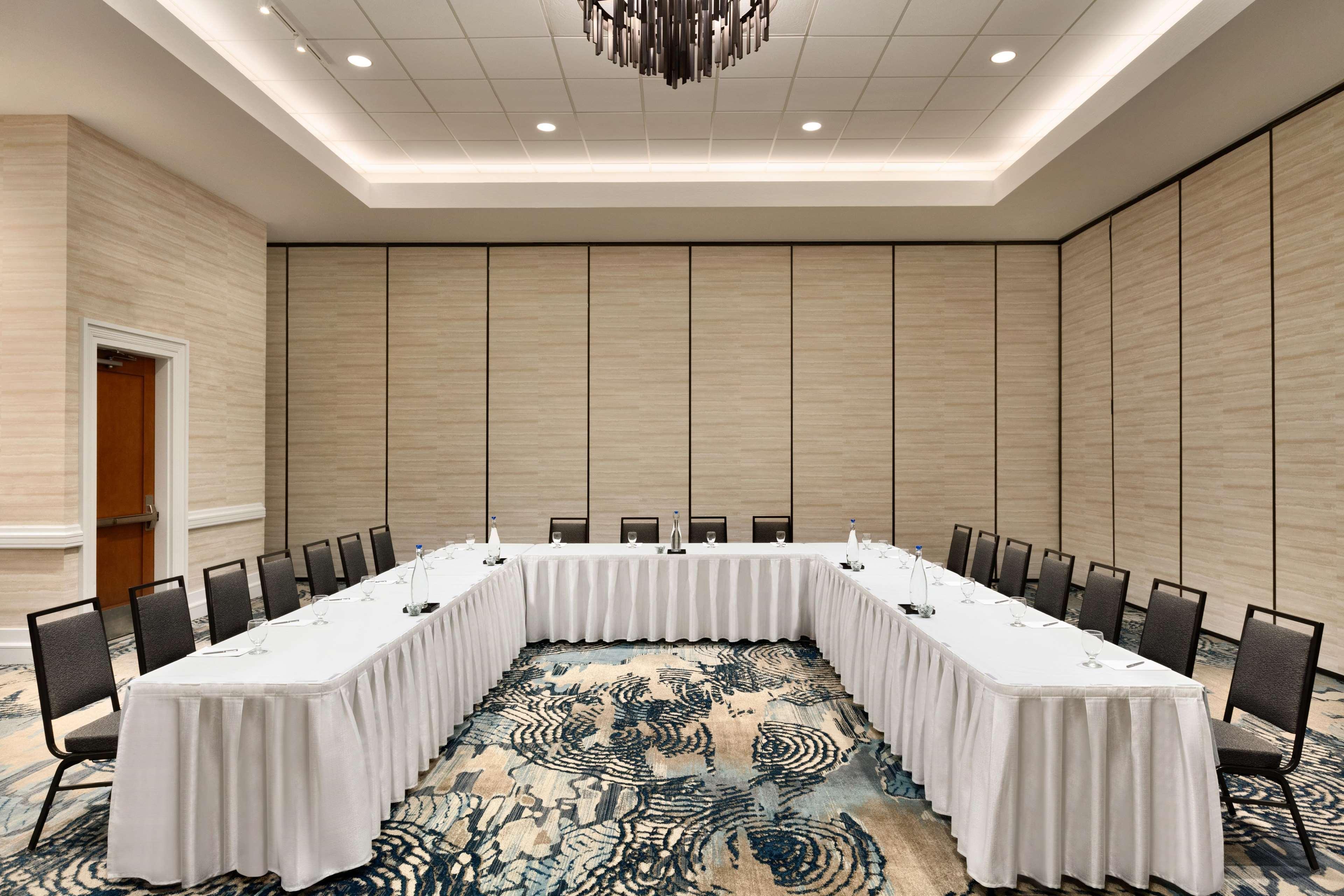 Embassy Suites By Hilton Monterey Bay Seaside Buitenkant foto