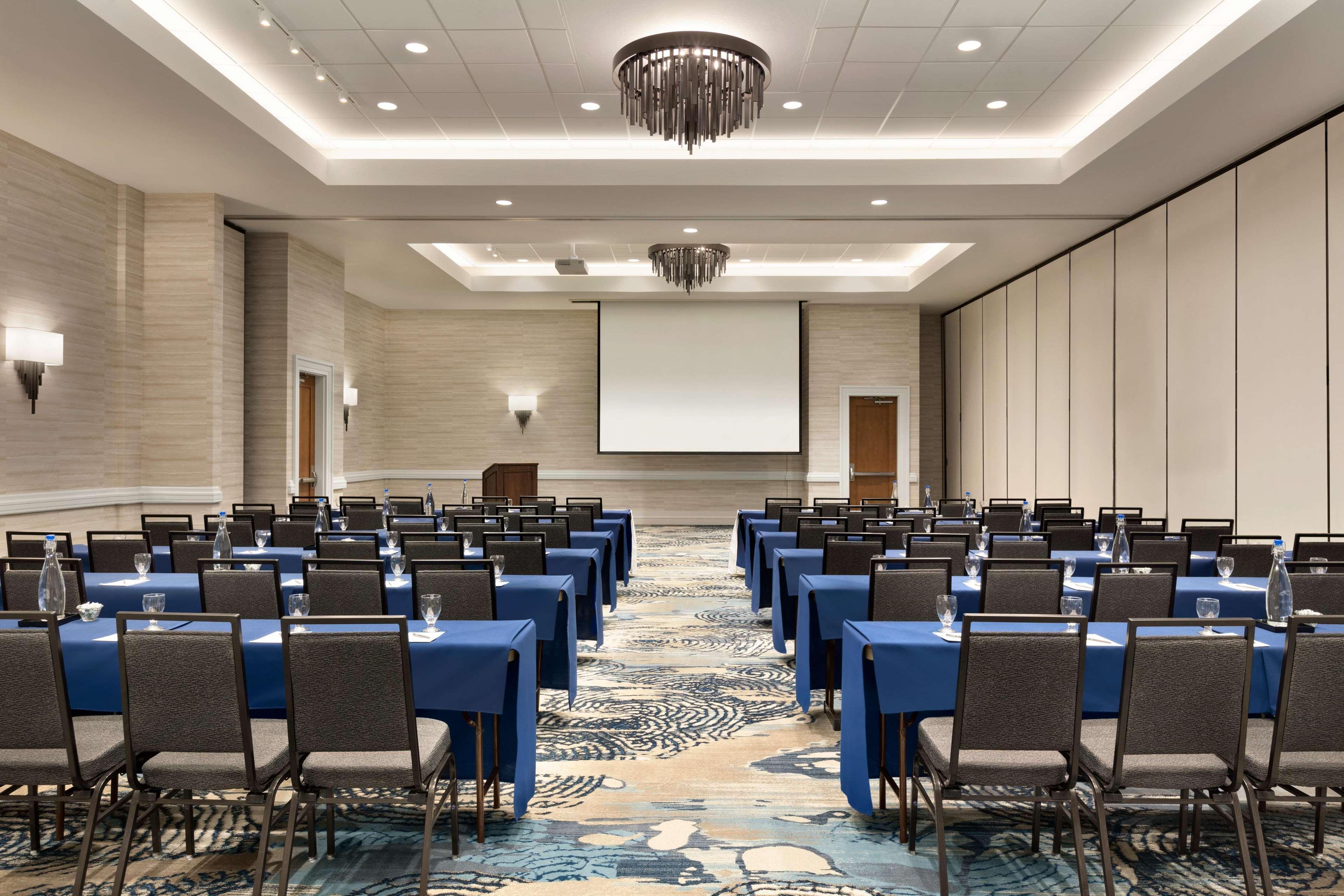 Embassy Suites By Hilton Monterey Bay Seaside Buitenkant foto