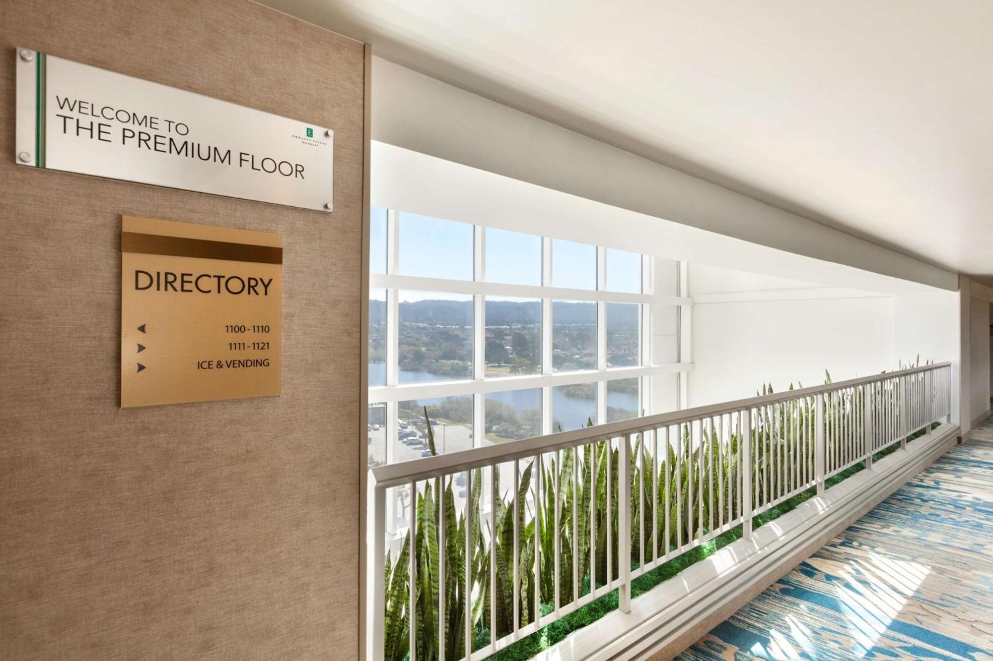 Embassy Suites By Hilton Monterey Bay Seaside Buitenkant foto